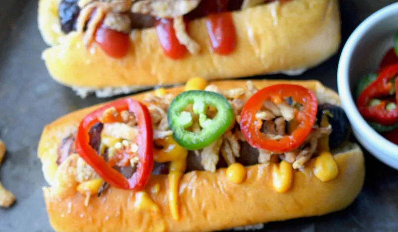 Hot-dogs au fromage et bacon