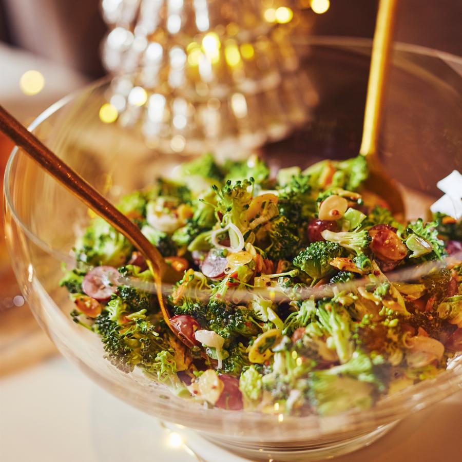 Salade de brocoli et de raisins frais