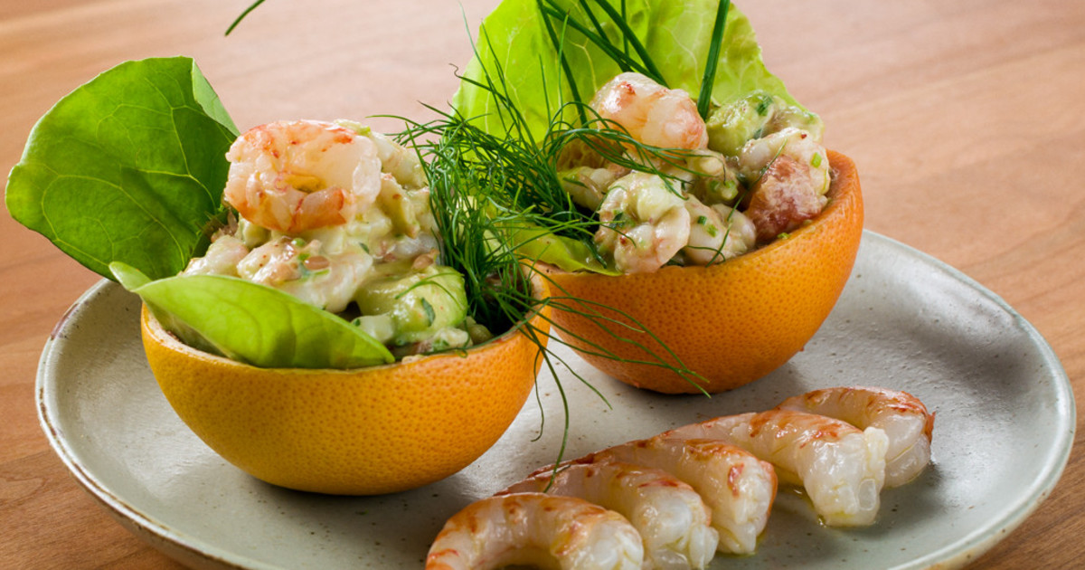 Pamplemousses farcis à l'avocat et crevettes