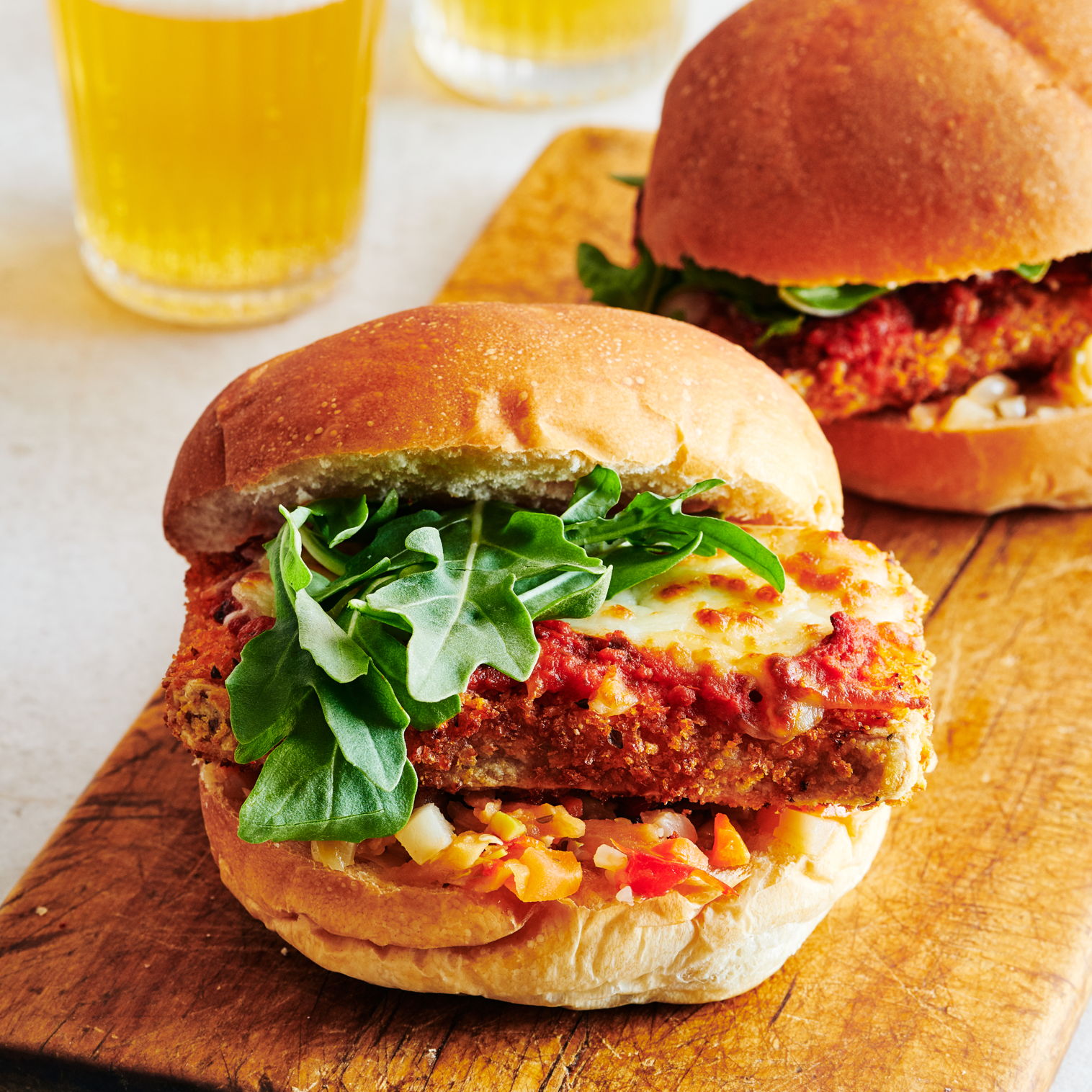 Sandwichs au tofu alla parmigiana à la friteuse à air chaud (air fryer)
