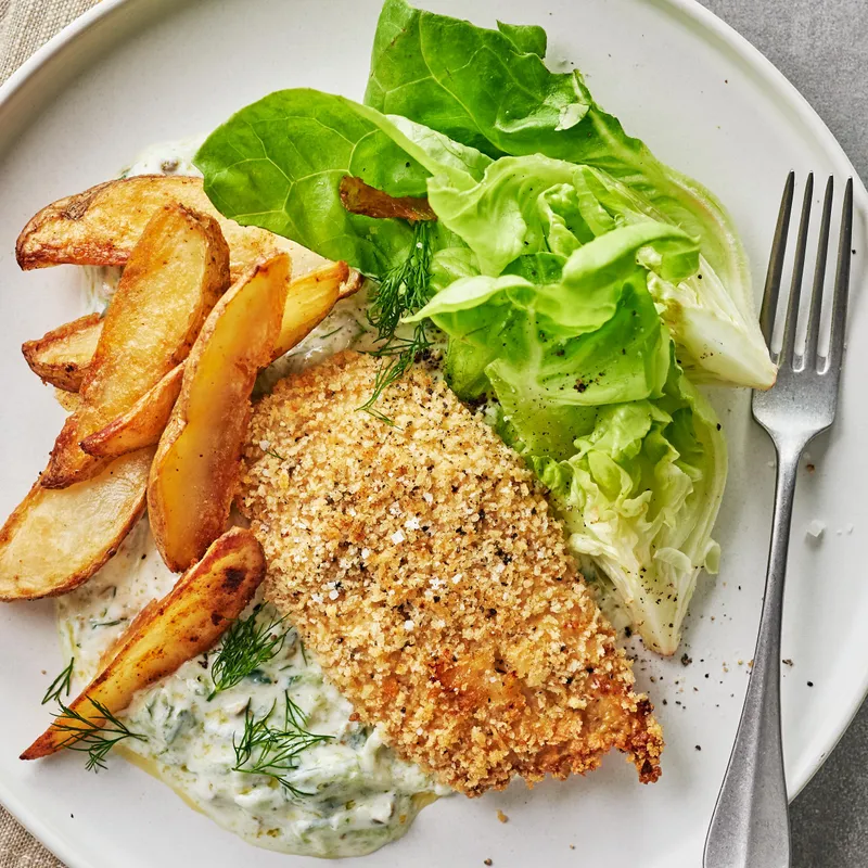 Escalopes de poulet panées, sauce au yogourt