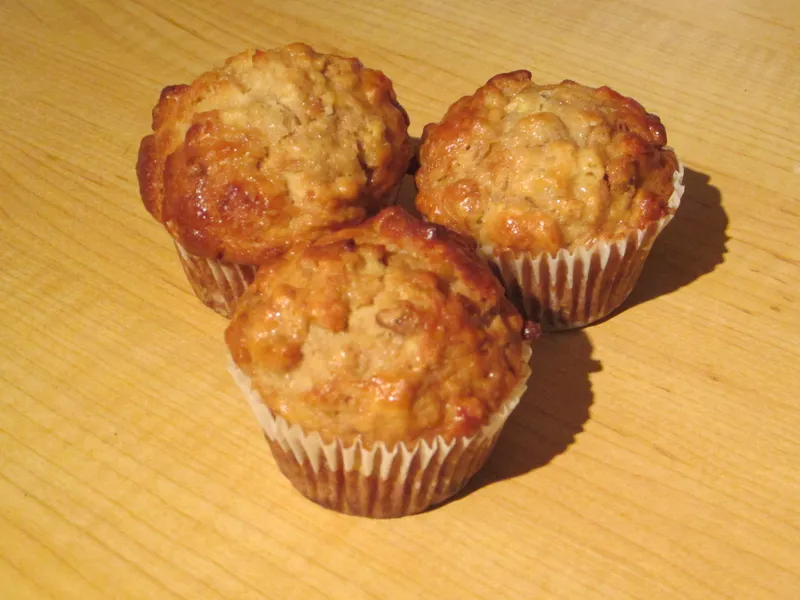 Muffins aux noix de Grenoble et noix de pain