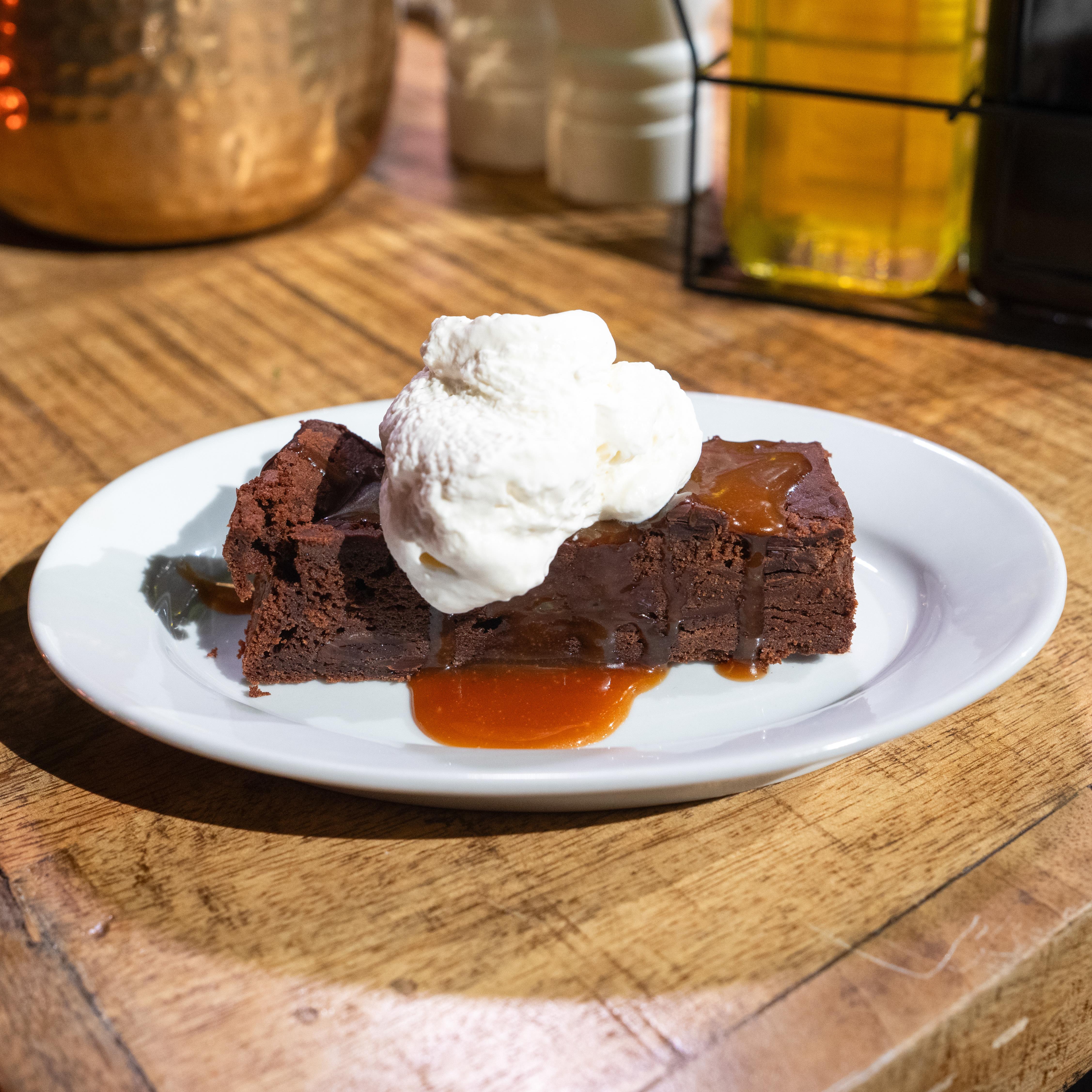 Mochi brownies au chocolat et caramel au miso