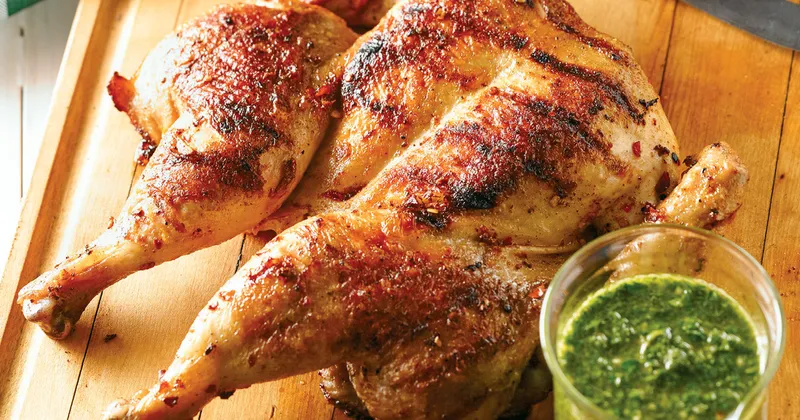 Poulet en crapaudine, sauce chimichurri