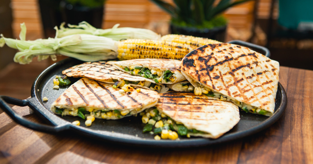 Quesadillas au fromage et aux maïs grillés