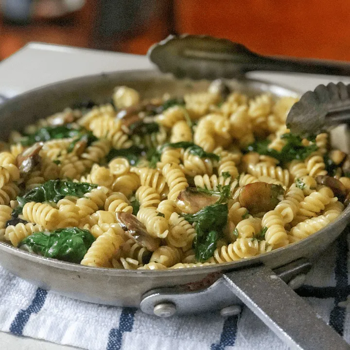 Fusilli aux champignons et épinards