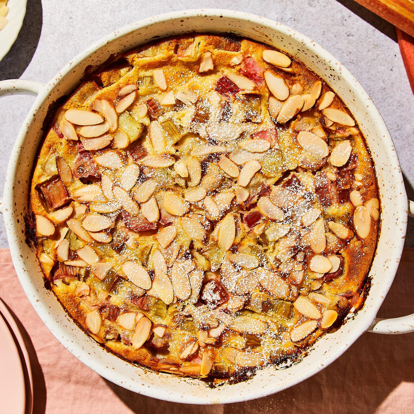 Clafoutis à la rhubarbe et à l’amande (sans gluten)