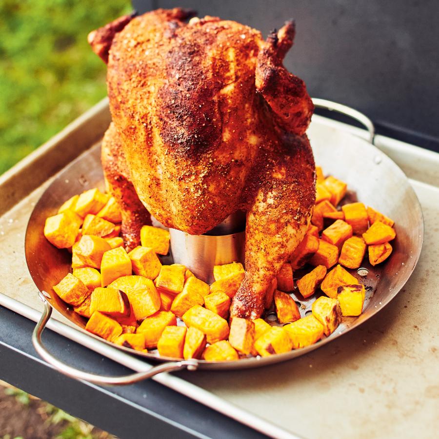 Poulet BBQ sur canette de racinette et salade de patates douces grillées