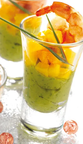 Verrine de mousse à l'avocat et à la mangue