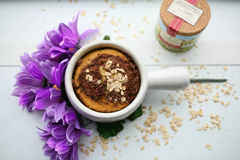 Gâteau gourmand marbré au chocolat, à la banane et à la fleur de sel
