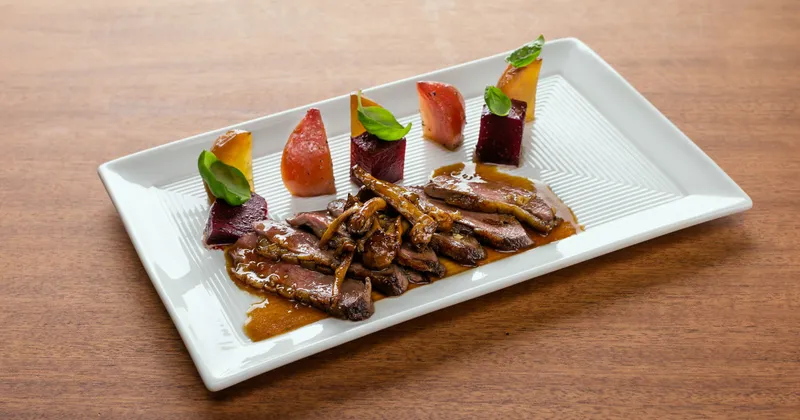 Magret de canard sauce aux chanterelles