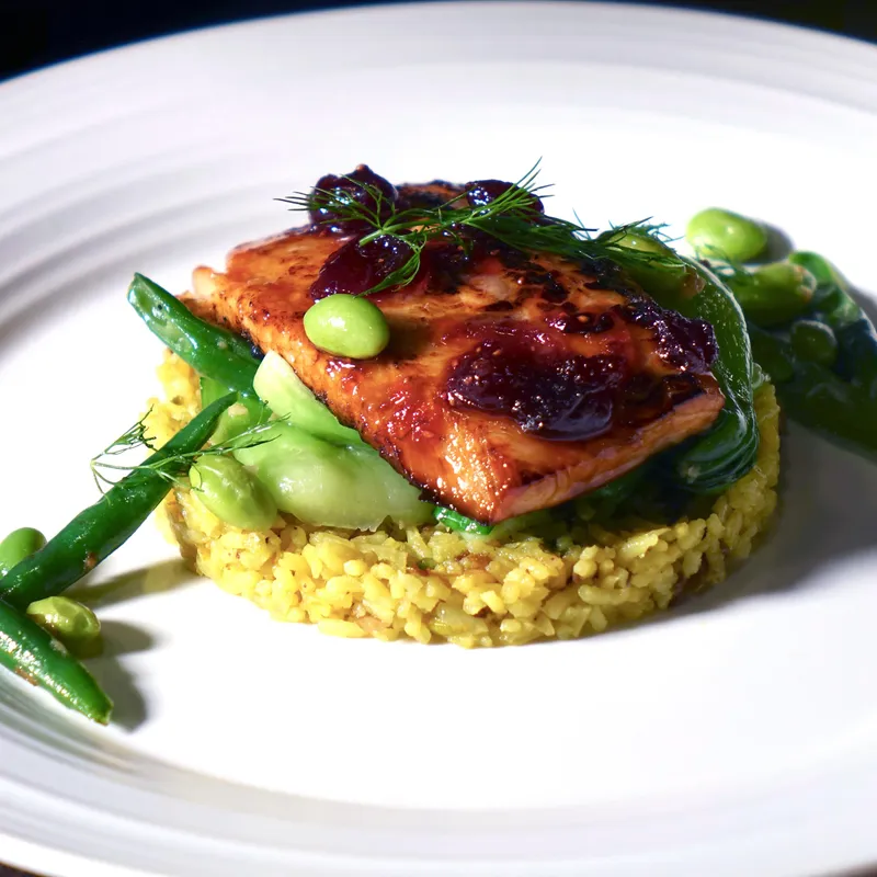 Saumon laqué aux canneberges et riz pilaf persan