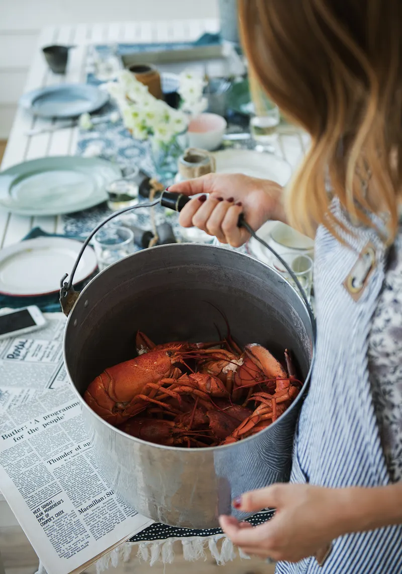 Cuire et décortiquer un homard