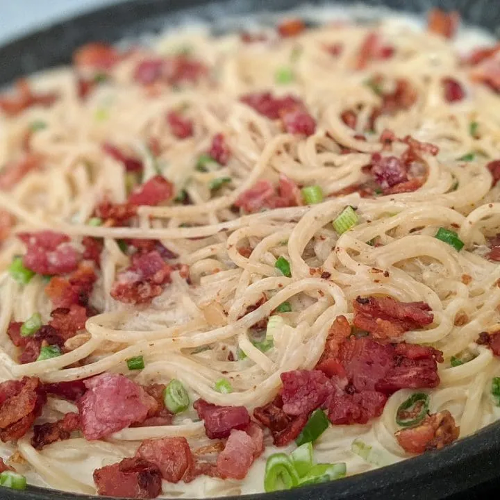 Pâtes carbonara dans une seule casserole (one pot pasta)