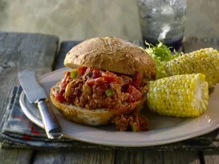 Boeuf épicé sur petit pain