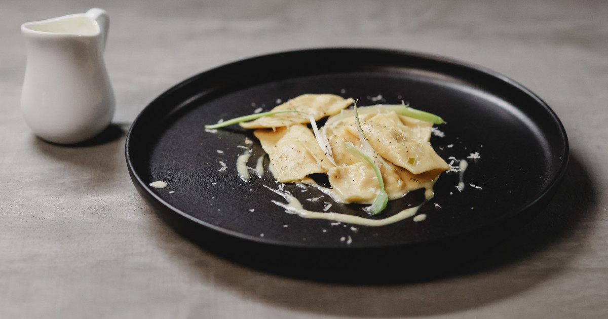 Pâtes farcies au poulet et ricotta, sauce crémeuse au citron